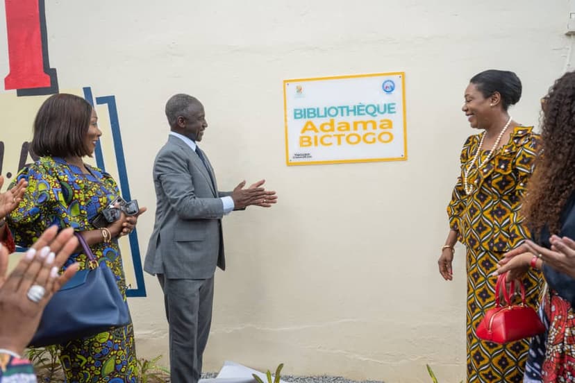 Inauguration de la bibliothèque du lycée moderne d’Andokoi : Adama Bictogo annonce la réhabilitation de l’établissement