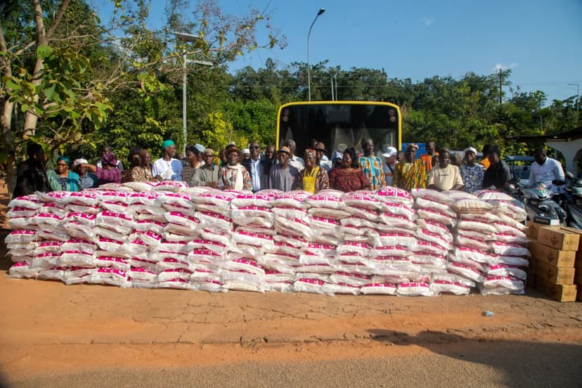 Nouvel An à Bouaké : Amadou Koné offre plus de 320 millions FCFA de dons aux populations